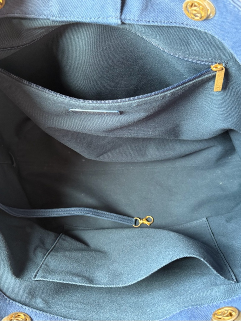 RARE CHANEL "COCO" Deauville large Navy Denim Tote - Picture 6 of 7